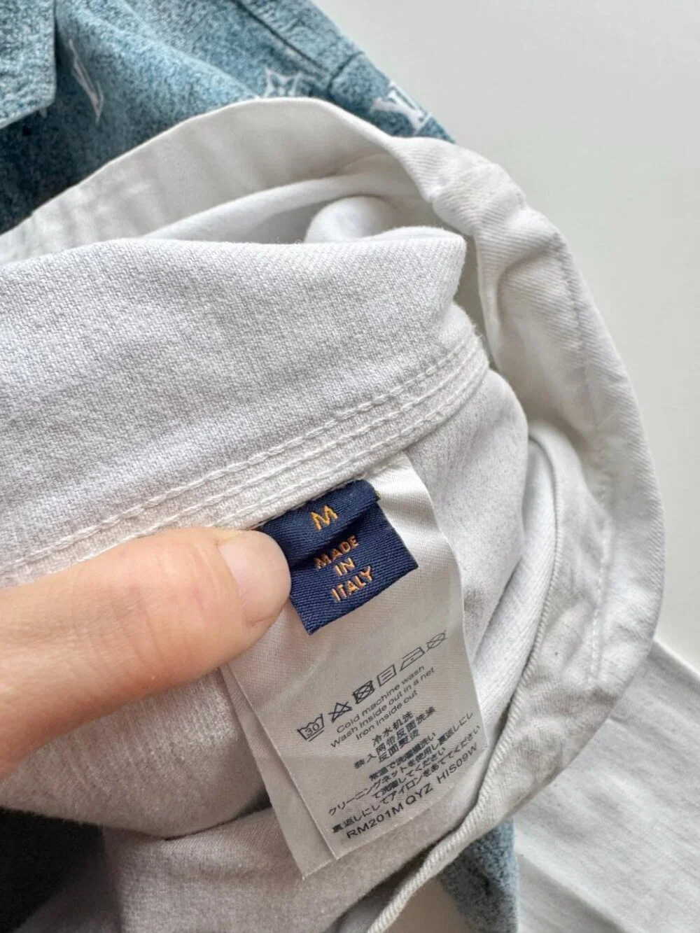 LOUIS VUITTON AW2020 Snowfall Gradient Ombre Logo Denim Overshirt, Size M - Picture 15 of 16